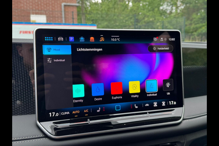 Volkswagen Tiguan 1.5 eTSI DSG LIFE GOAL 360CAMERA/NAVI/TREKHAAK/IQ-LIGHT FABRIEKS GARANTIE