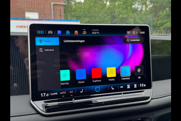 Volkswagen Tiguan 1.5 eTSI DSG LIFE GOAL 360CAMERA/NAVI/TREKHAAK/IQ-LIGHT FABRIEKS GARANTIE