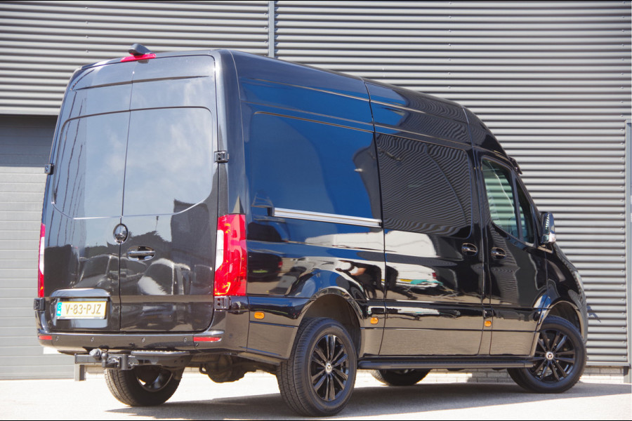 Mercedes-Benz Sprinter 319 3.0 CDI V6 L2H2 3-ZITS, AUT. LED, 3.5T TREKHAAK, MBUX 10'', STANDKACHEL, ZONNEKLEP, VOORSPOILER, KUNSTSTOFDELEN IN KLEUR, CA