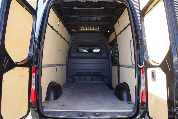 Mercedes-Benz Sprinter 319 3.0 CDI V6 L2H2 3-ZITS, AUT. LED, 3.5T TREKHAAK, MBUX 10'', STANDKACHEL, ZONNEKLEP, VOORSPOILER, KUNSTSTOFDELEN IN KLEUR, CA