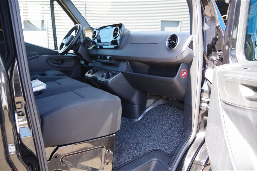Mercedes-Benz Sprinter 319 3.0 CDI V6 L2H2 3-ZITS, AUT. LED, 3.5T TREKHAAK, MBUX 10'', STANDKACHEL, ZONNEKLEP, VOORSPOILER, KUNSTSTOFDELEN IN KLEUR, CA