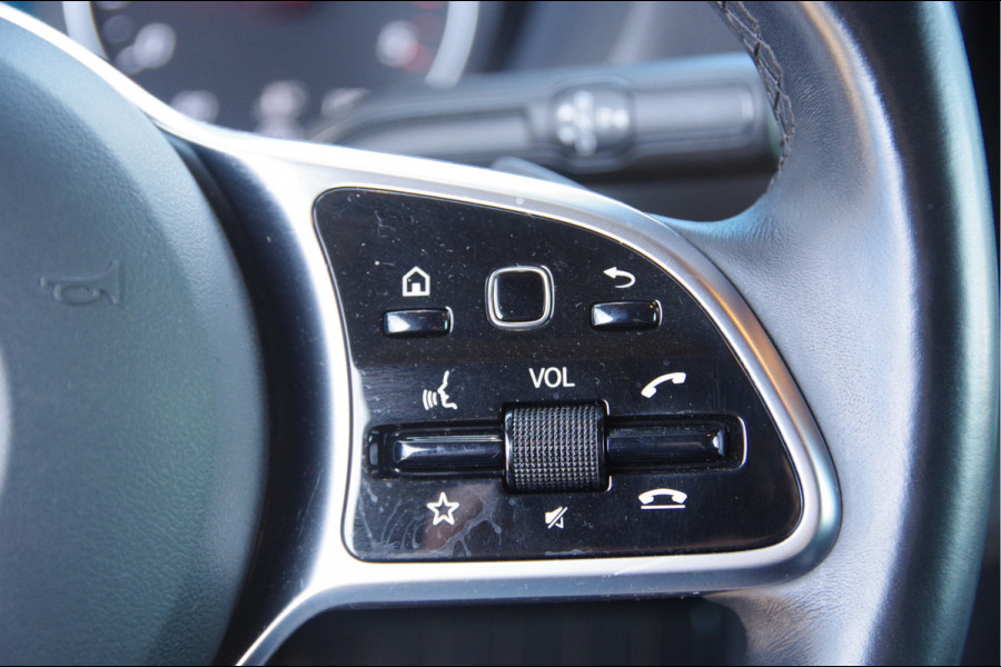 Mercedes-Benz Sprinter 319 3.0 CDI V6 L2H2 3-ZITS, AUT. LED, 3.5T TREKHAAK, MBUX 10'', STANDKACHEL, ZONNEKLEP, VOORSPOILER, KUNSTSTOFDELEN IN KLEUR, CA