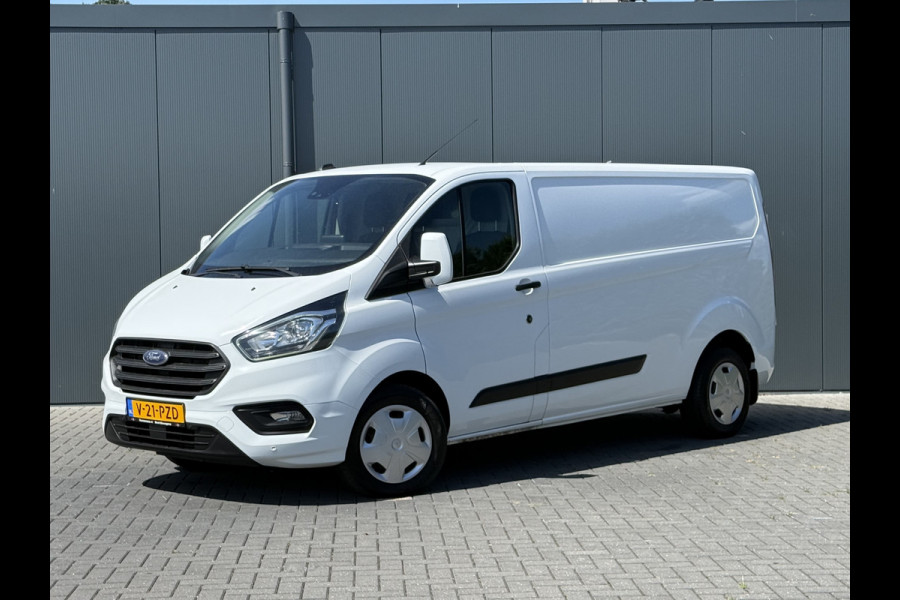Ford Transit Custom 2.0 TDCI 130 PK / L2H1 / AUTOMAAT / TREKHAAK / AIRCO / CRUISE / CAMERA / 3-ZITS / LED / STOEL -EN VOORRUIT VERWARMING