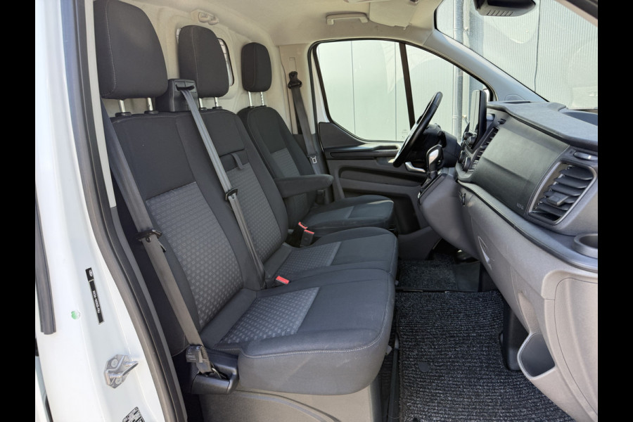 Ford Transit Custom 2.0 TDCI 130 PK / L2H1 / AUTOMAAT / TREKHAAK / AIRCO / CRUISE / CAMERA / 3-ZITS / LED / STOEL -EN VOORRUIT VERWARMING