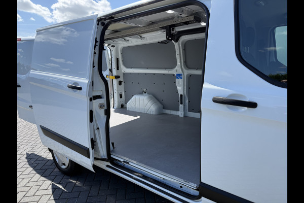 Ford Transit Custom 2.0 TDCI 130 PK / L2H1 / AUTOMAAT / TREKHAAK / AIRCO / CRUISE / CAMERA / 3-ZITS / LED / STOEL -EN VOORRUIT VERWARMING