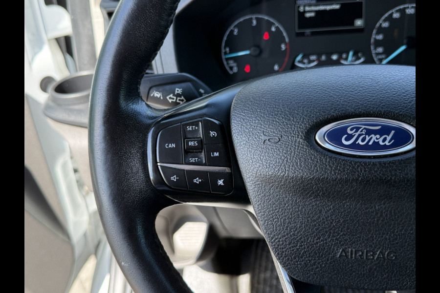 Ford Transit Custom 2.0 TDCI 130 PK / L2H1 / AUTOMAAT / TREKHAAK / AIRCO / CRUISE / CAMERA / 3-ZITS / LED / STOEL -EN VOORRUIT VERWARMING