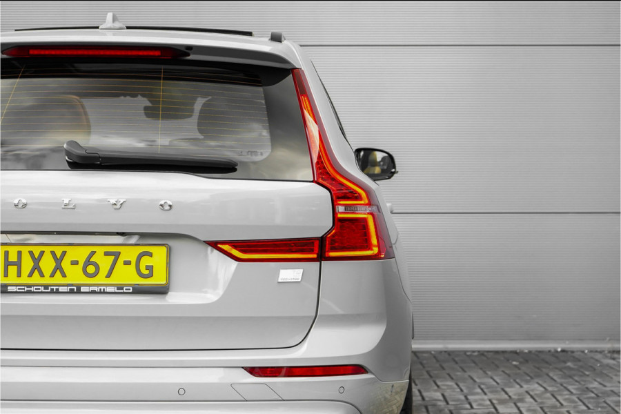 Volvo XC60 2.0 T8 Plug-in hybrid AWD Plus Dark Pano ACC Trekhaak 22"