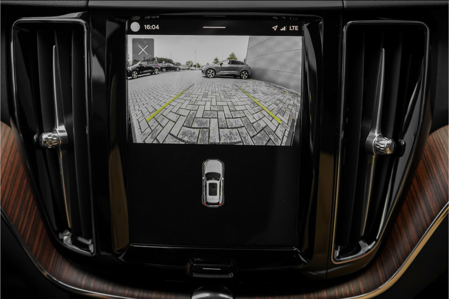 Volvo XC60 2.0 T8 Plug-in hybrid AWD Plus Dark Pano ACC Trekhaak 22"