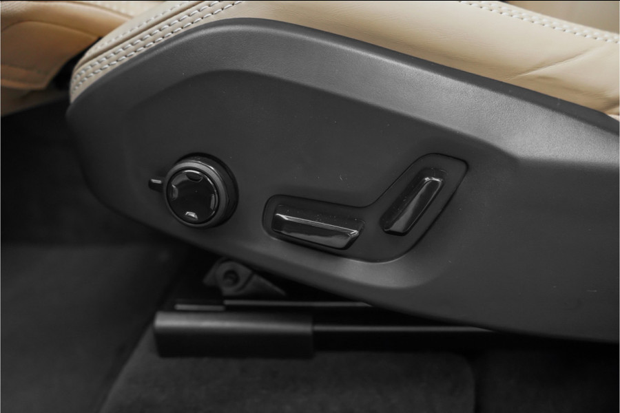 Volvo XC60 2.0 T8 Plug-in hybrid AWD Plus Dark Pano ACC Trekhaak 22"