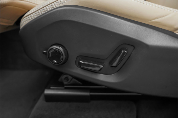 Volvo XC60 2.0 T8 Plug-in hybrid AWD Plus Dark Pano ACC Trekhaak 22"