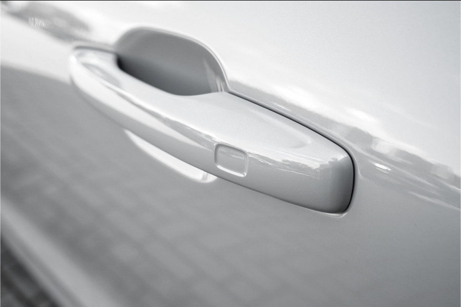 Volvo XC60 2.0 T8 Plug-in hybrid AWD Plus Dark Pano ACC Trekhaak 22"