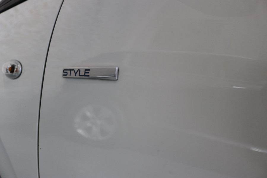 Peugeot 108 1.0 e-VTi Style 5-Deurs | Cruise Control | Dealer onderhouden | NL AUTO | NAP
