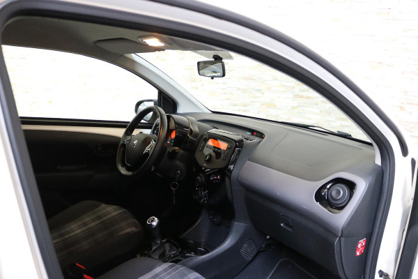 Peugeot 108 1.0 e-VTi Style 5-Deurs | Cruise Control | Dealer onderhouden | NL AUTO | NAP