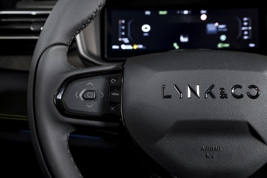 Lynk & Co 01 1.5 PHEV More | S/K-panodak | Dig. Cockpit | Stoel-+Stuurverw. | 360 Camera | Adapt. Cruise | Memory | Elek. klep | LM 20" | 2650