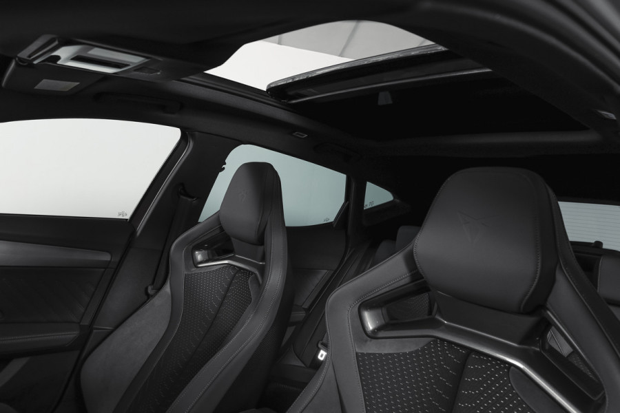 CUPRA Formentor 1.5 TSI e-Hybrid 272 PK VZ Extreme | Maxton Design | Bronze Matt | S/K-Panodak | Sennheiser | Elek. stoelen | Matrix LED | Adapt. Cruise | Stoel-+stuurverw. | Camera | NAV+App. Connect | Elek. Klep | LM 19" | 5253