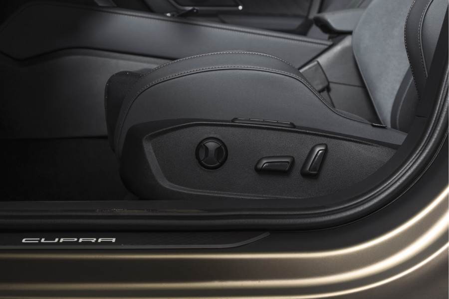 CUPRA Formentor 1.5 TSI e-Hybrid 272 PK VZ Extreme | Maxton Design | Bronze Matt | S/K-Panodak | Sennheiser | Elek. stoelen | Matrix LED | Adapt. Cruise | Stoel-+stuurverw. | Camera | NAV+App. Connect | Elek. Klep | LM 19" | 5253