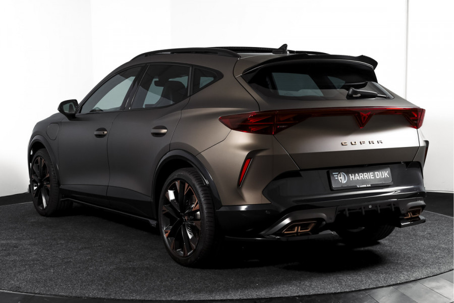 CUPRA Formentor 1.5 TSI e-Hybrid 272 PK VZ Extreme | Maxton Design | Bronze Matt | S/K-Panodak | Sennheiser | Elek. stoelen | Matrix LED | Adapt. Cruise | Stoel-+stuurverw. | Camera | NAV+App. Connect | Elek. Klep | LM 19" | 5253