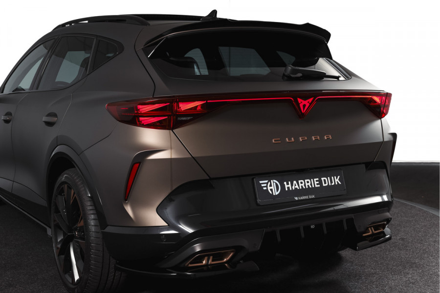 CUPRA Formentor 1.5 TSI e-Hybrid 272 PK VZ Extreme | Maxton Design | Bronze Matt | S/K-Panodak | Sennheiser | Elek. stoelen | Matrix LED | Adapt. Cruise | Stoel-+stuurverw. | Camera | NAV+App. Connect | Elek. Klep | LM 19" | 5253