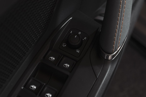 CUPRA Formentor 1.5 TSI e-Hybrid 272 PK VZ Extreme | Maxton Design | Bronze Matt | S/K-Panodak | Sennheiser | Elek. stoelen | Matrix LED | Adapt. Cruise | Stoel-+stuurverw. | Camera | NAV+App. Connect | Elek. Klep | LM 19" | 5253