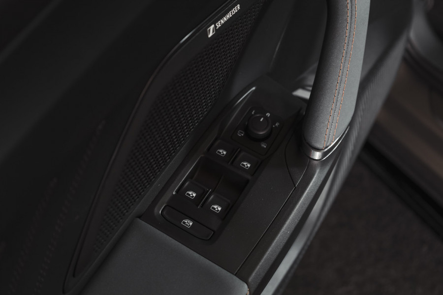CUPRA Formentor 1.5 TSI e-Hybrid 272 PK VZ Extreme | Maxton Design | Bronze Matt | S/K-Panodak | Sennheiser | Elek. stoelen | Matrix LED | Adapt. Cruise | Stoel-+stuurverw. | Camera | NAV+App. Connect | Elek. Klep | LM 19" | 5253