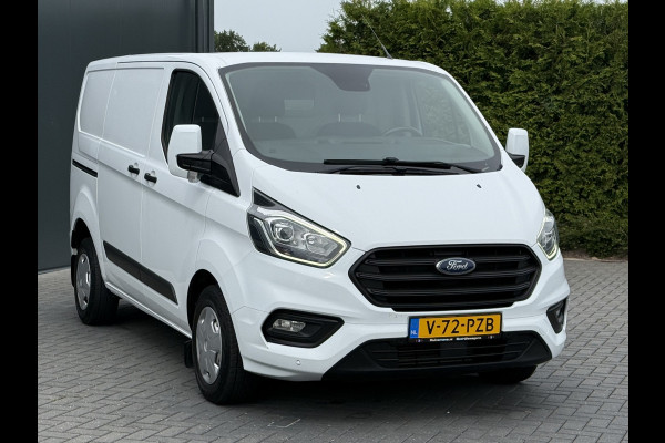 Ford Transit Custom 2.0 TDCI 130 PK / L1H1 / 2.5 TONS TREKHAAK / SORTIMO INRICHTING / AIRCO / CRUISE / 3-ZITS / LED / STOEL -EN VOORRUIT VERWARMING