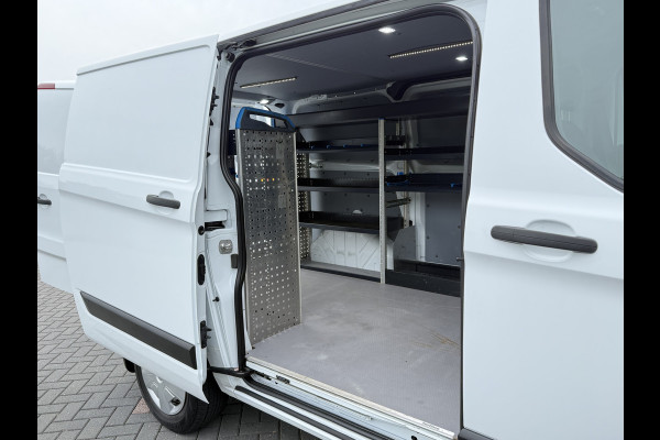 Ford Transit Custom 2.0 TDCI 130 PK / L1H1 / 2.5 TONS TREKHAAK / SORTIMO INRICHTING / AIRCO / CRUISE / 3-ZITS / LED / STOEL -EN VOORRUIT VERWARMING