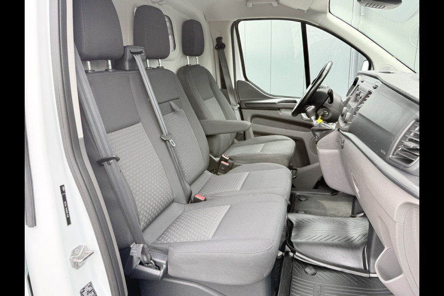 Ford Transit Custom 2.0 TDCI 130 PK / L1H1 / 2.5 TONS TREKHAAK / SORTIMO INRICHTING / AIRCO / CRUISE / 3-ZITS / LED / STOEL -EN VOORRUIT VERWARMING