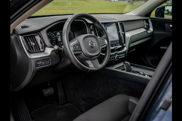 Volvo XC60 2.0 T8 Twin Engine AWD Momentum Pro | Panoramadak | Trekhaak