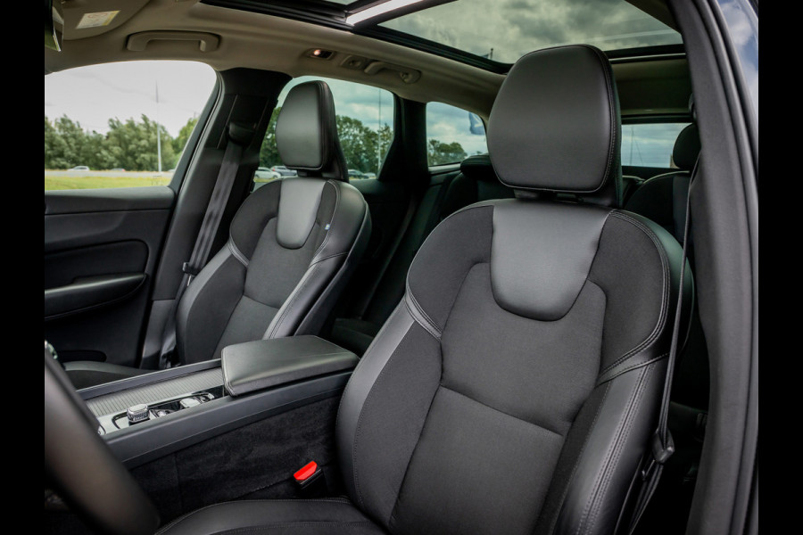 Volvo XC60 2.0 T8 Twin Engine AWD Momentum Pro | Panoramadak | Trekhaak