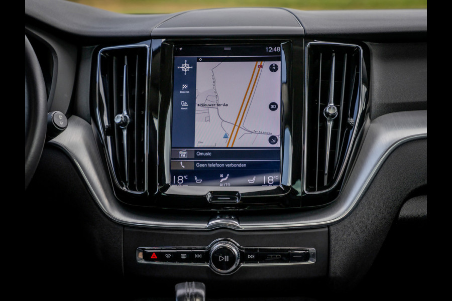 Volvo XC60 2.0 T8 Twin Engine AWD Momentum Pro | Panoramadak | Trekhaak