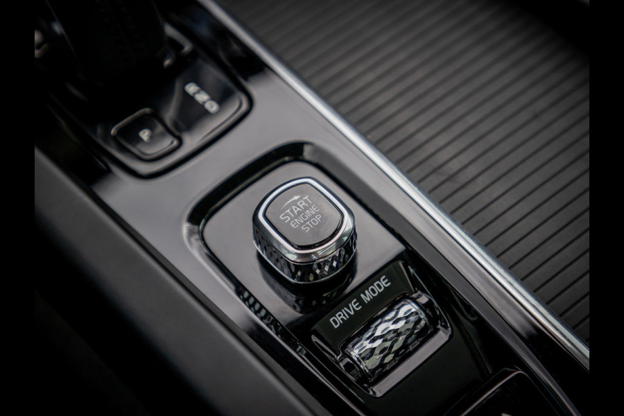 Volvo XC60 2.0 T8 Twin Engine AWD Momentum Pro | Panoramadak | Trekhaak