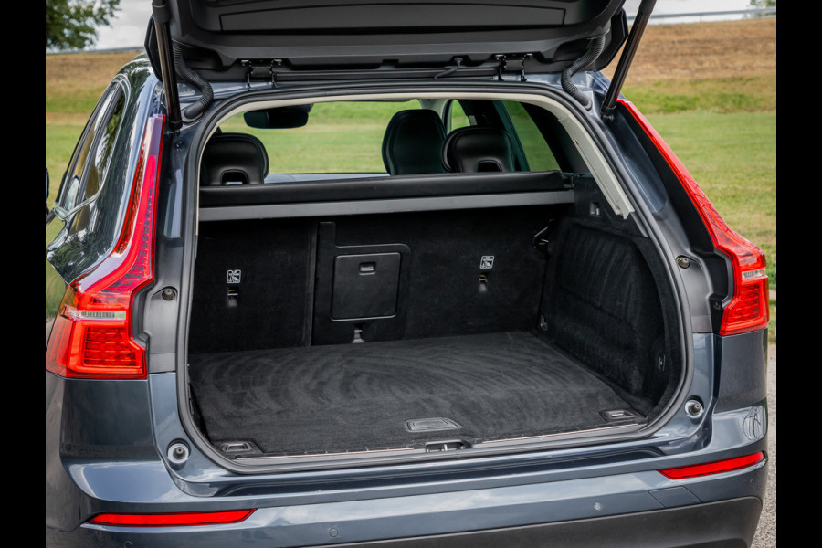 Volvo XC60 2.0 T8 Twin Engine AWD Momentum Pro | Panoramadak | Trekhaak