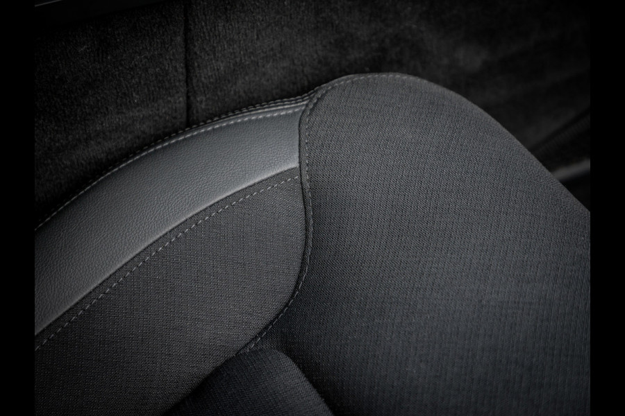 Volvo XC60 2.0 T8 Twin Engine AWD Momentum Pro | Panoramadak | Trekhaak