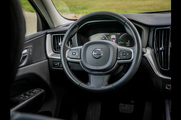 Volvo XC60 2.0 T8 Twin Engine AWD Momentum Pro | Panoramadak | Trekhaak