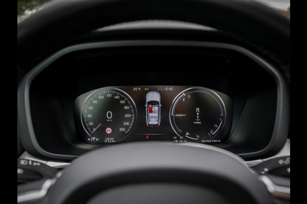 Volvo XC60 2.0 T8 Twin Engine AWD Momentum Pro | Panoramadak | Trekhaak