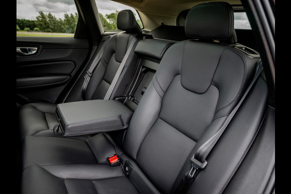 Volvo XC60 2.0 T6 Plug-in hybrid AWD Plus Bright | Panoramadak | Dealeronderhouden