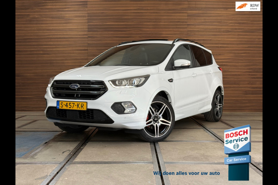Ford Kuga 1.5 EcoBoost ST Line | 150 PK | Winterpakket | Handgeschakeld | Panoramadak | 19" | Navigatie