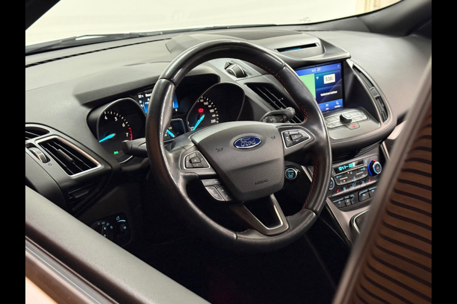 Ford Kuga 1.5 EcoBoost ST Line | 150 PK | Winterpakket | Handgeschakeld | Panoramadak | 19" | Navigatie