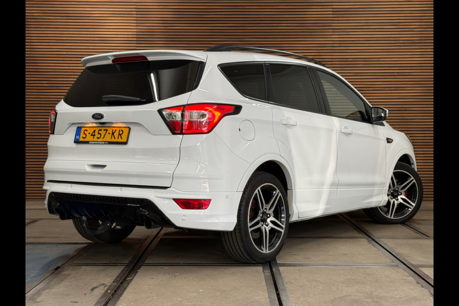 Ford Kuga 1.5 EcoBoost ST Line | 150 PK | Winterpakket | Handgeschakeld | Panoramadak | 19" | Navigatie