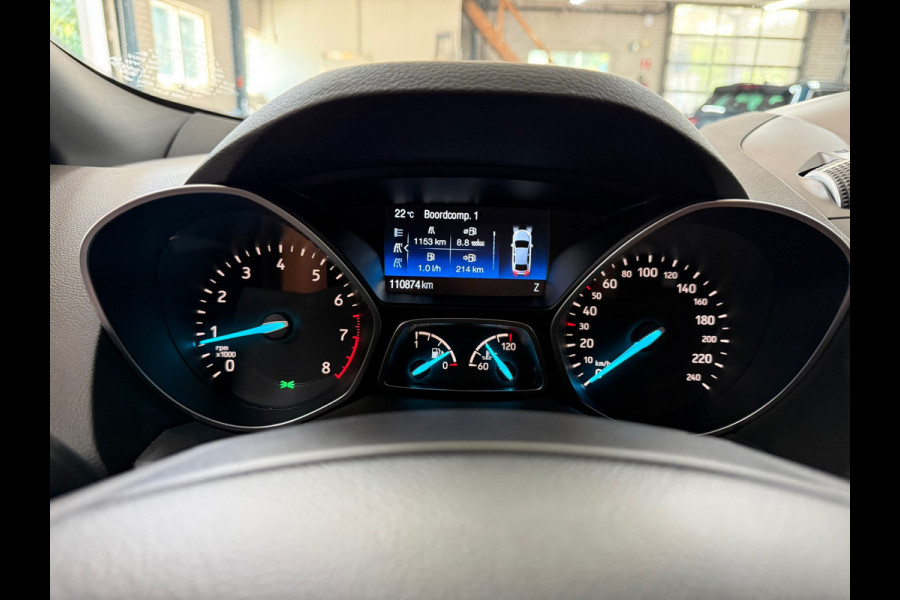 Ford Kuga 1.5 EcoBoost ST Line | 150 PK | Winterpakket | Handgeschakeld | Panoramadak | 19" | Navigatie