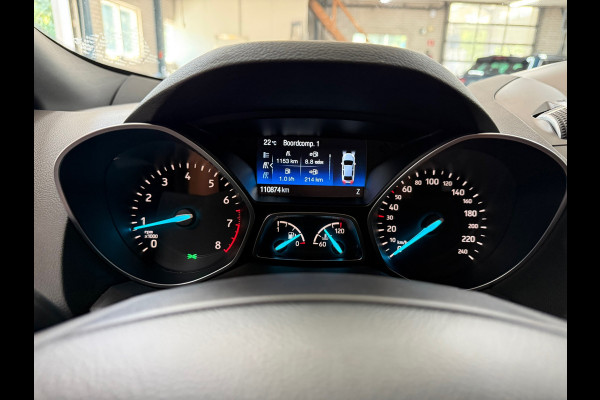 Ford Kuga 1.5 EcoBoost ST Line | 150 PK | Winterpakket | Handgeschakeld | Panoramadak | 19" | Navigatie