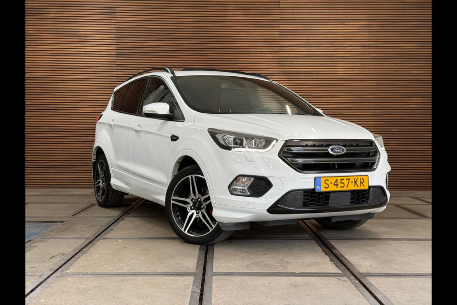 Ford Kuga 1.5 EcoBoost ST Line | 150 PK | Winterpakket | Handgeschakeld | Panoramadak | 19" | Navigatie