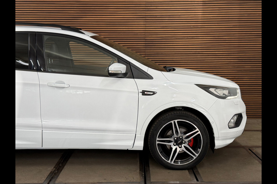 Ford Kuga 1.5 EcoBoost ST Line | 150 PK | Winterpakket | Handgeschakeld | Panoramadak | 19" | Navigatie