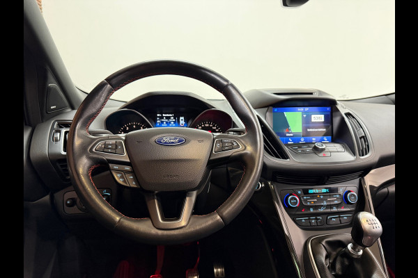 Ford Kuga 1.5 EcoBoost ST Line | 150 PK | Winterpakket | Handgeschakeld | Panoramadak | 19" | Navigatie