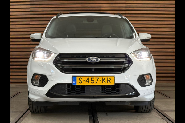 Ford Kuga 1.5 EcoBoost ST Line | 150 PK | Winterpakket | Handgeschakeld | Panoramadak | 19" | Navigatie