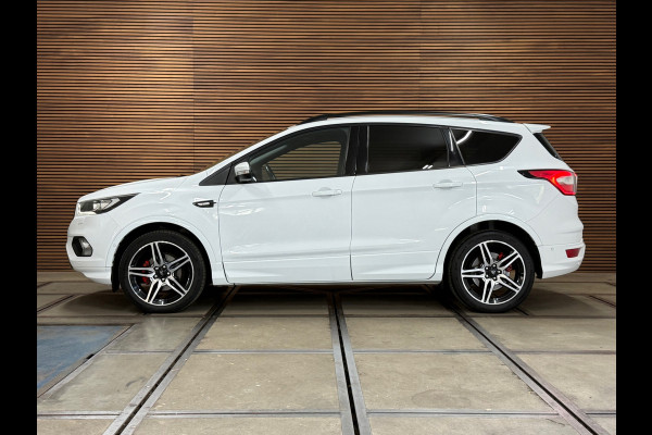 Ford Kuga 1.5 EcoBoost ST Line | 150 PK | Winterpakket | Handgeschakeld | Panoramadak | 19" | Navigatie