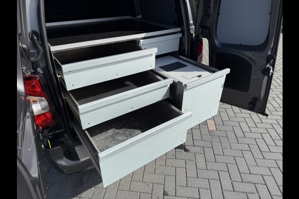 Opel Combo 1.5D 102 PK / L2H1 / Edition / 1e EIG. / INRICHTING / COOLBOX / TREKHAAK / CAMERA / CRUISE / CARPLAY