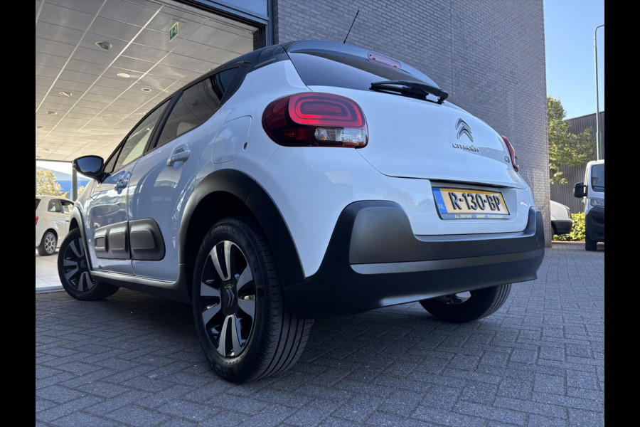Citroën C3 1.2 PureTech C-Series Airco - Apple carplay - Bluetooth - Cruise control - Licht metalen velgen 16 inch - Navigatiesysteem - Radio - Stuur multifunctioneel - Led verlichting - Mistlampen - Start/stop systeem - Elektrische ramen - Extra getint glas achter