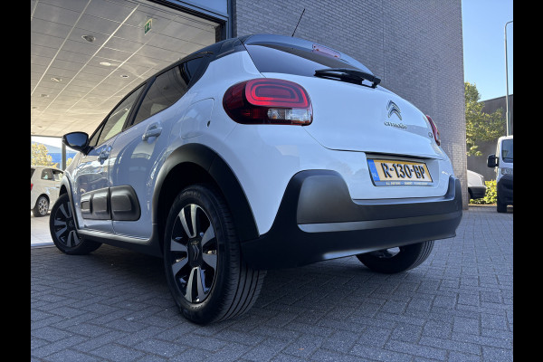 Citroën C3 1.2 PureTech C-Series Airco - Apple carplay - Bluetooth - Cruise control - Licht metalen velgen 16 inch - Navigatiesysteem - Radio - Stuur multifunctioneel - Led verlichting - Mistlampen - Start/stop systeem - Elektrische ramen - Extra getint glas achter