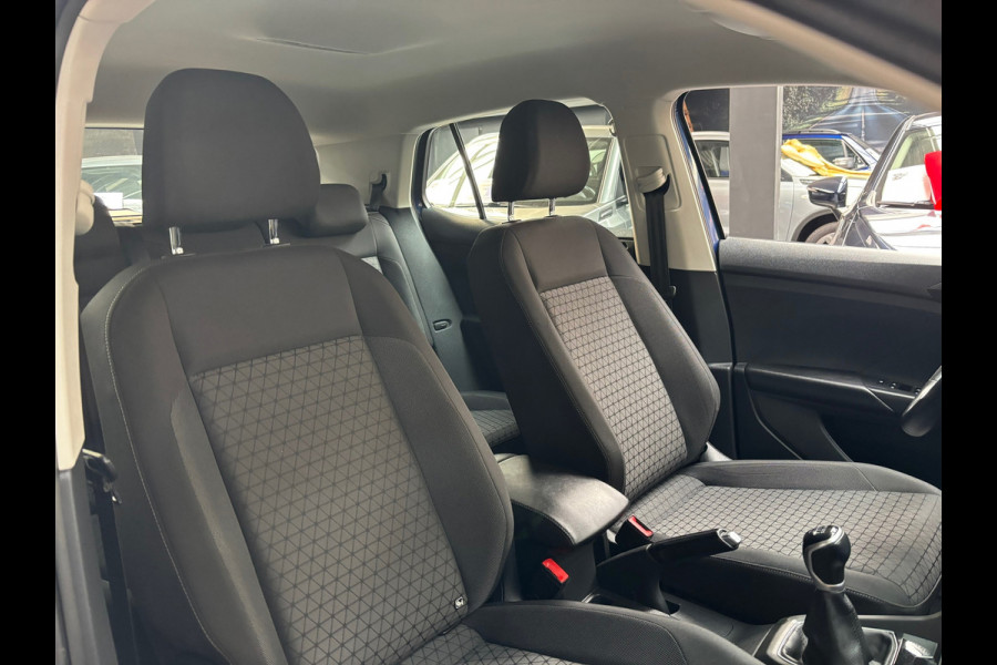 Volkswagen T-Cross 1.0 TSI Go / Trekhaak / Stoelverwarming